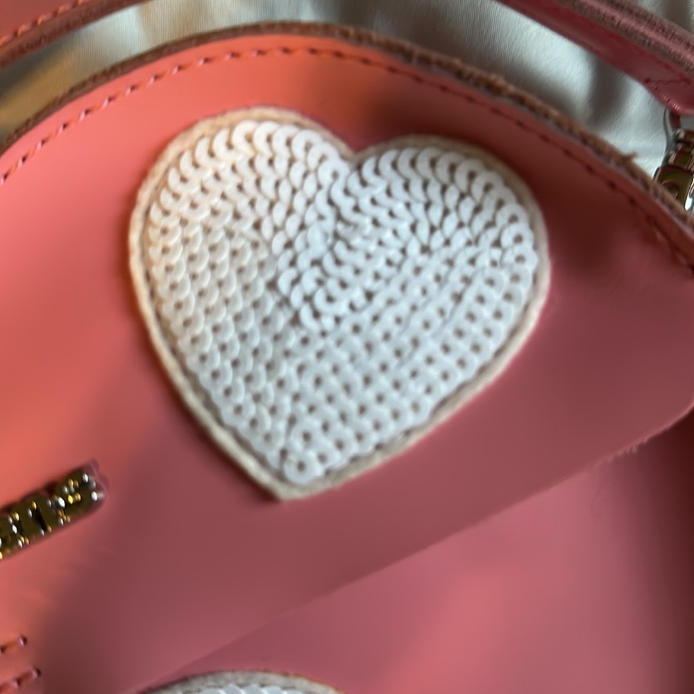 Dr Martens Pink Heart-Shaped Women's Bag - Picture 11 of 16